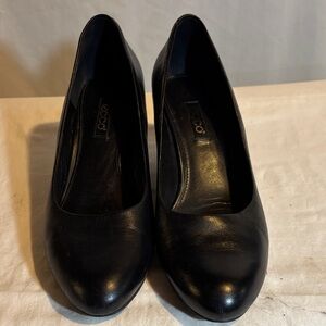 Ecco Women's Classic Black Heels